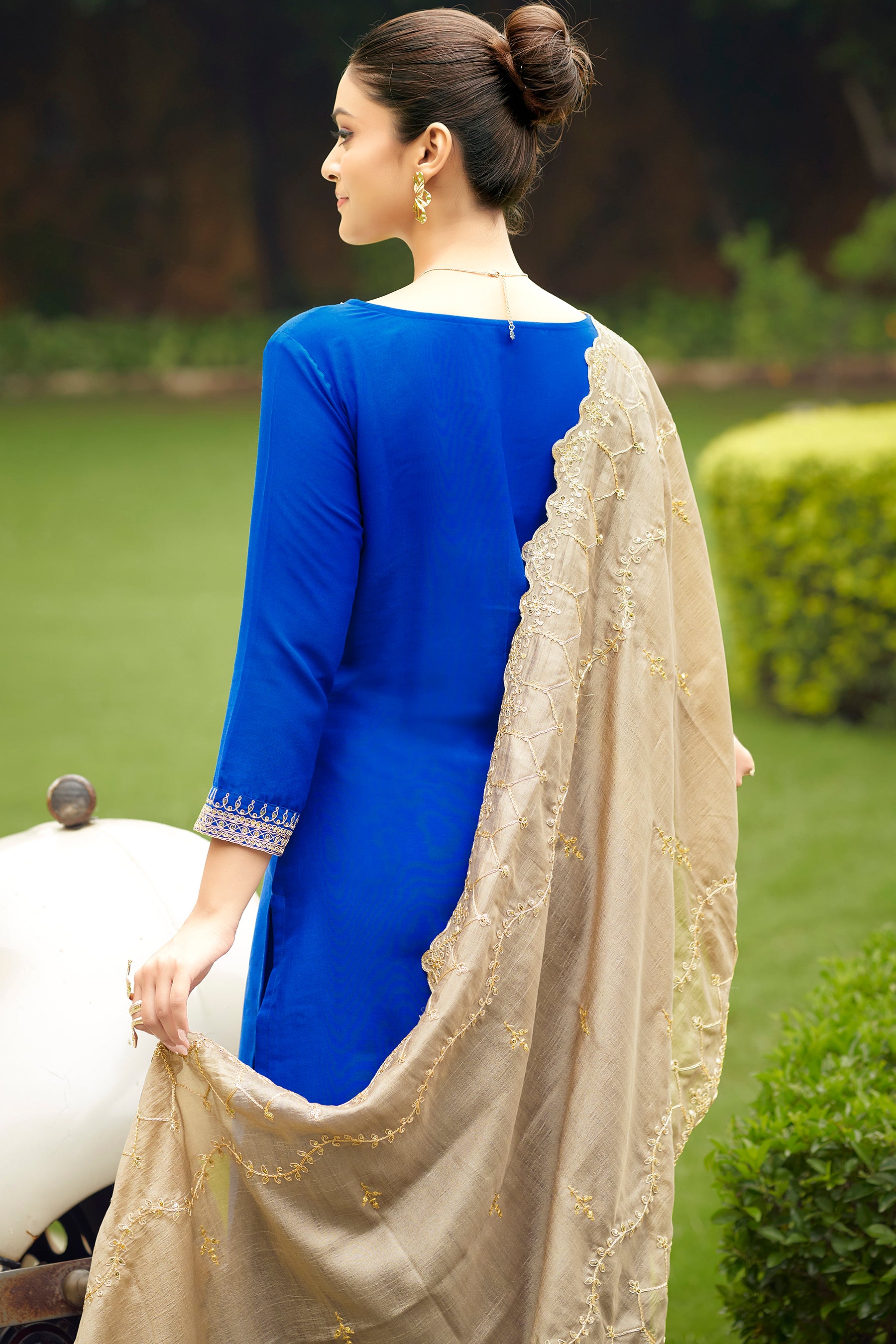 Royal Blue Chinon Round Neck Embroidered Kurta Set