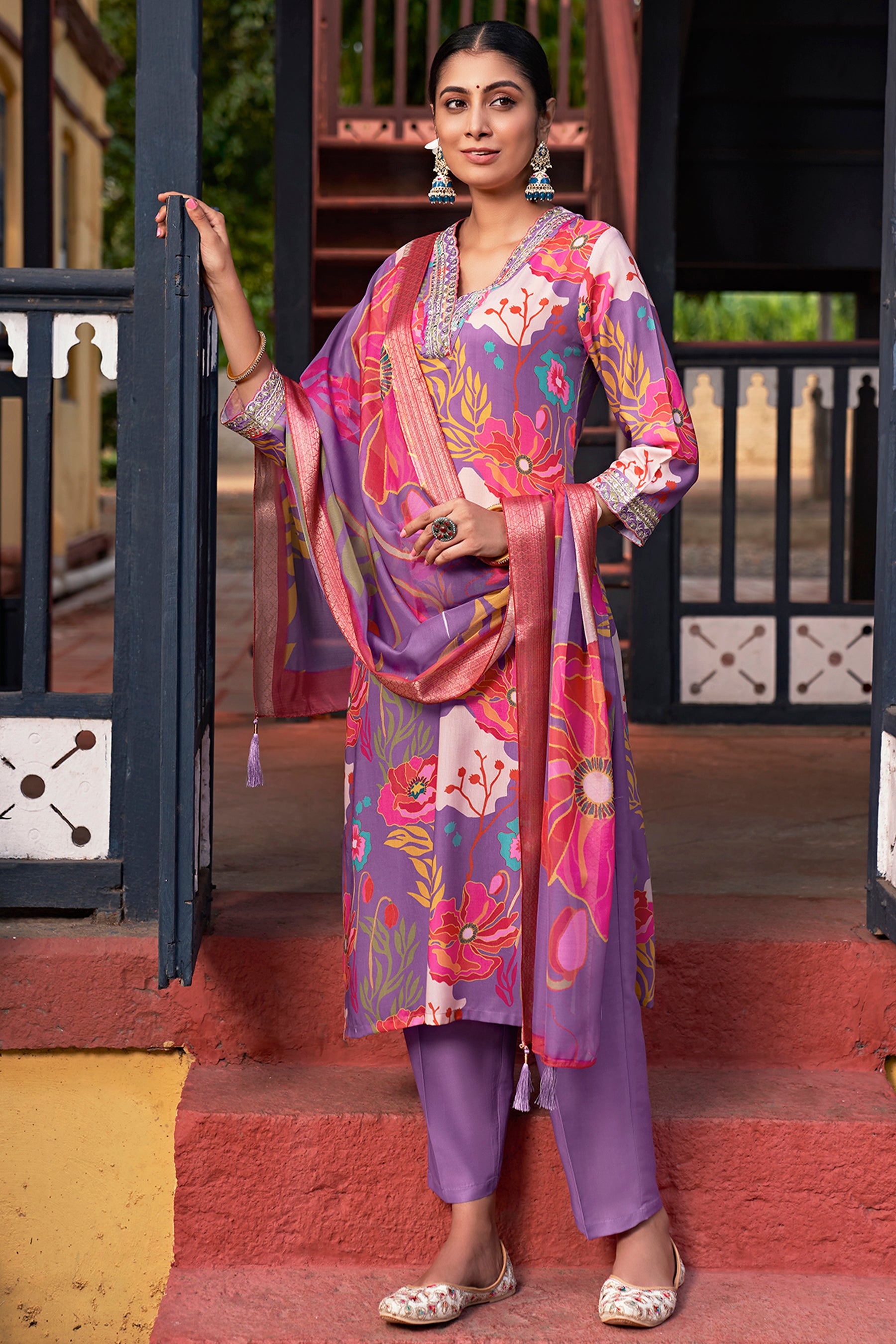 Lavender Embroidered Muslin Kurta Duppta Set