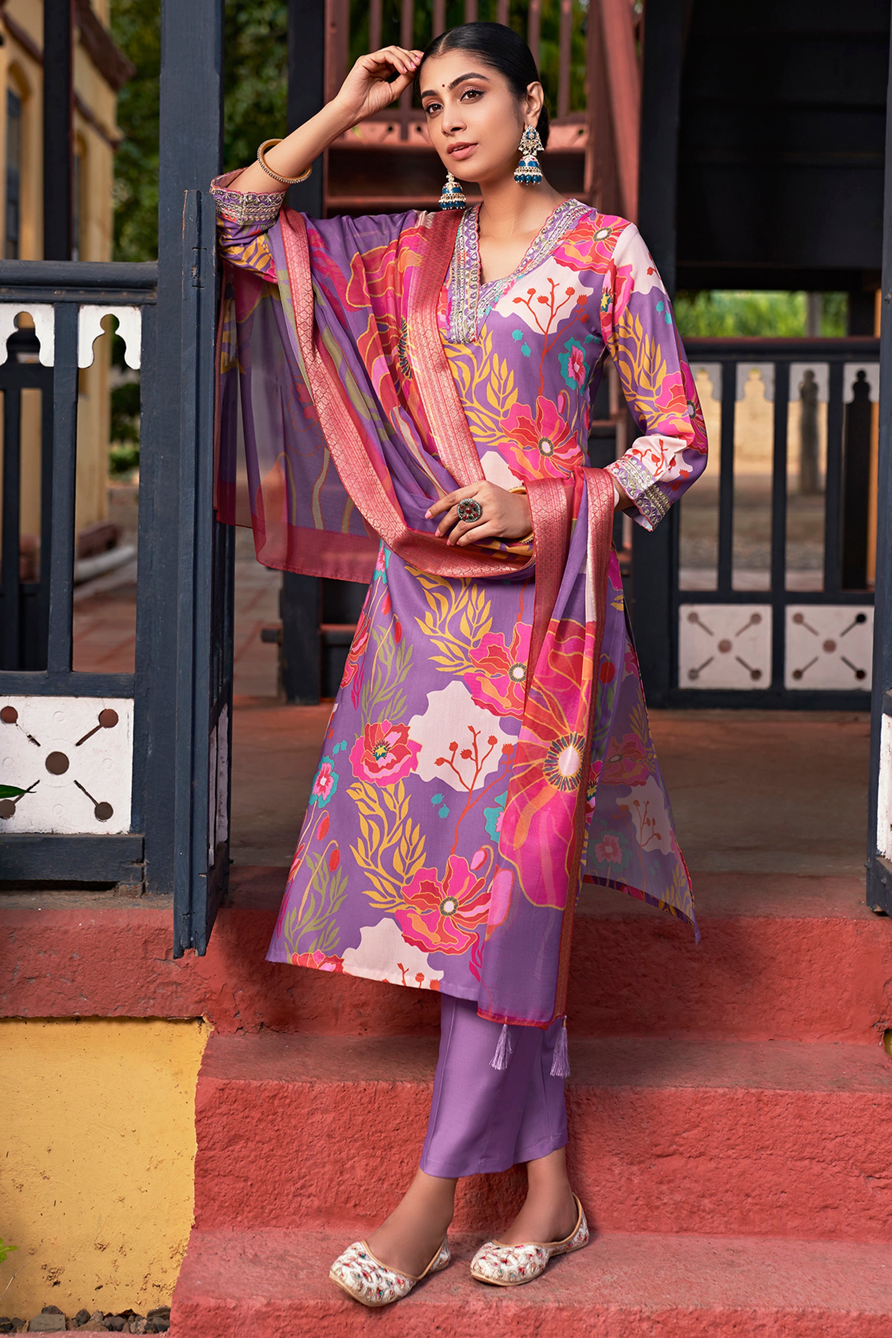 Lavender Embroidered Muslin Kurta Duppta Set