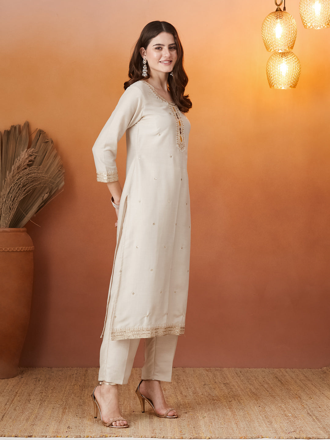 Cream Embroidered chinon kurta with dupatta set