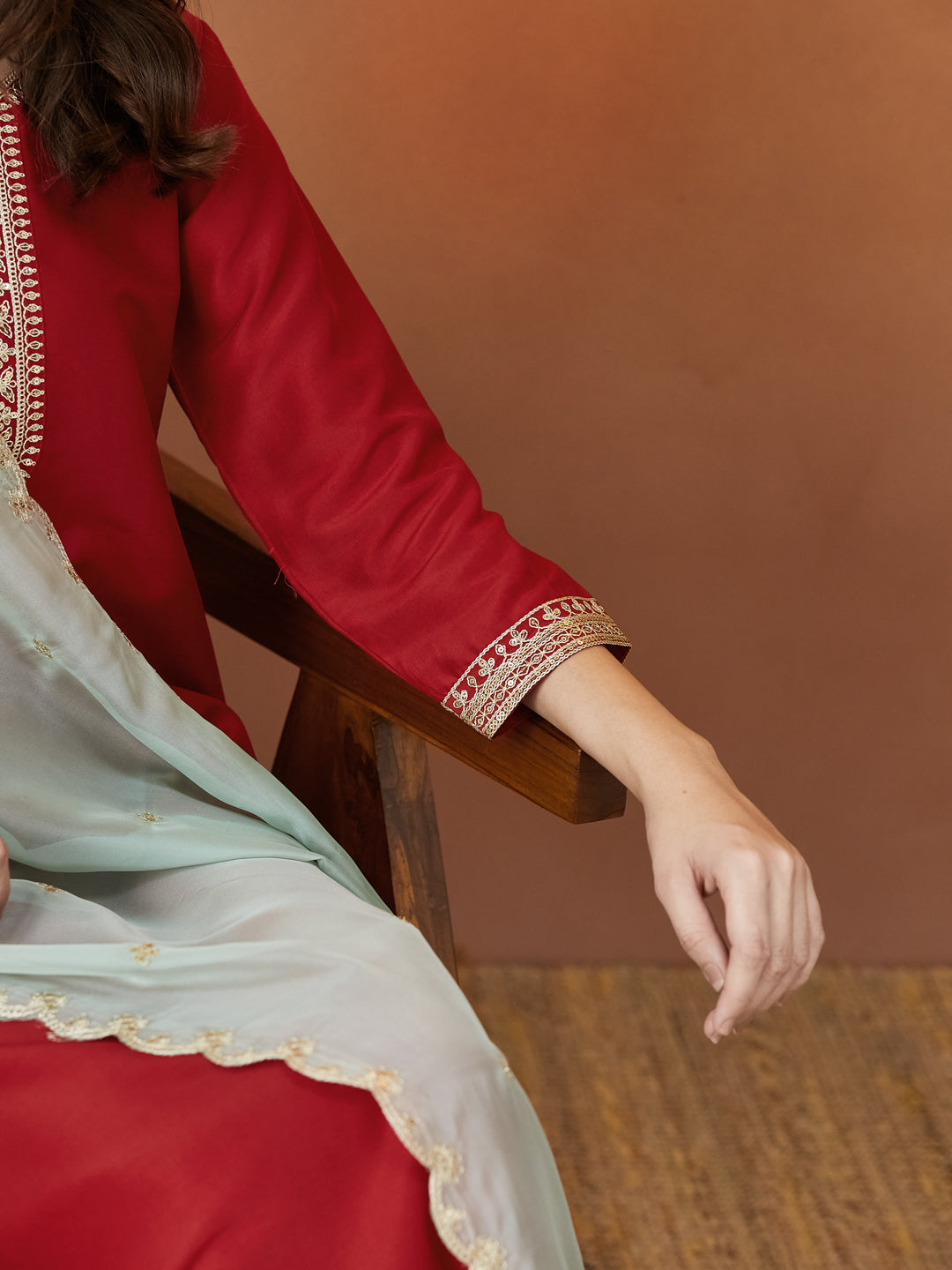 Red Embroidered Chinon kurta set with dupatta for women