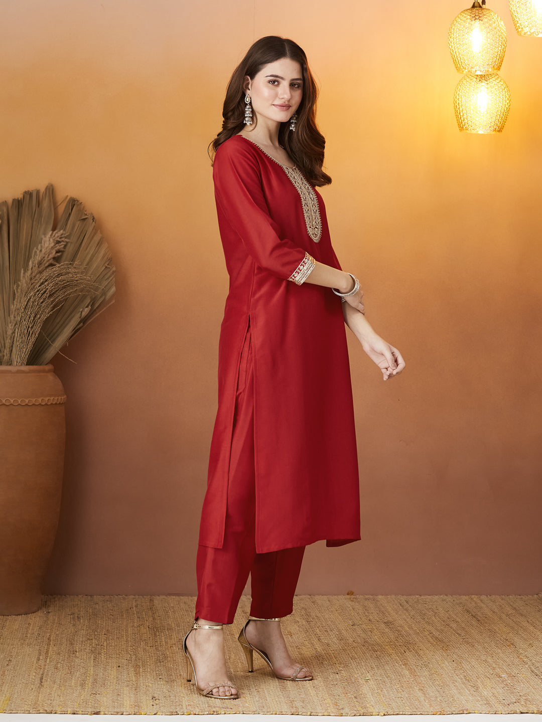 Red Embroidered Chinon kurta set with dupatta for women