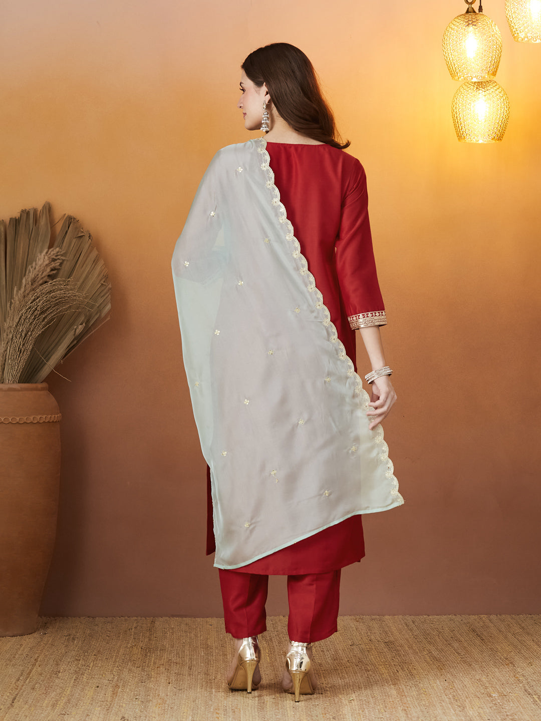 Red Embroidered Chinon kurta set with dupatta for women