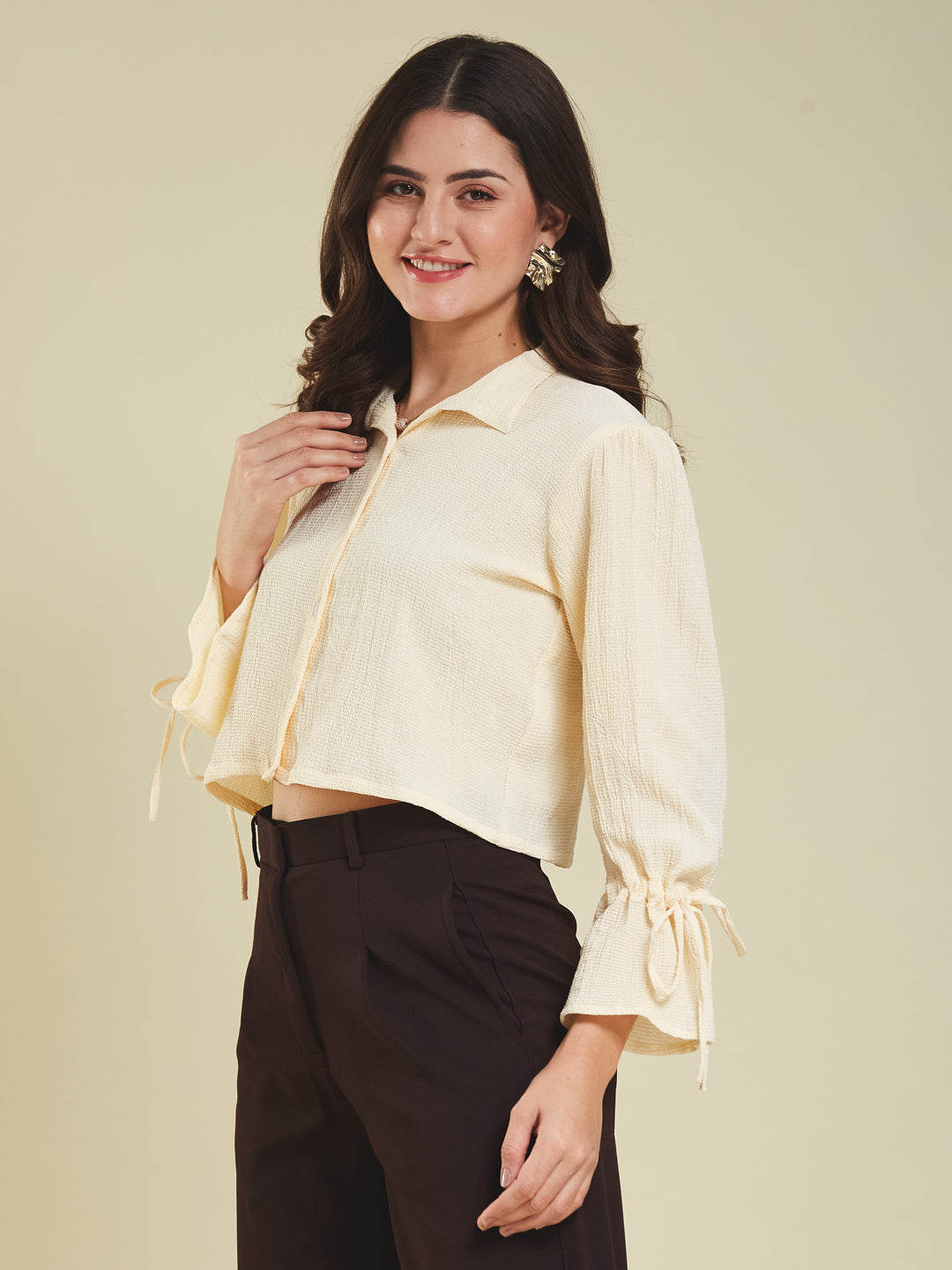 Women's Off White Plain Crop Casual shirt With ballon sleeve