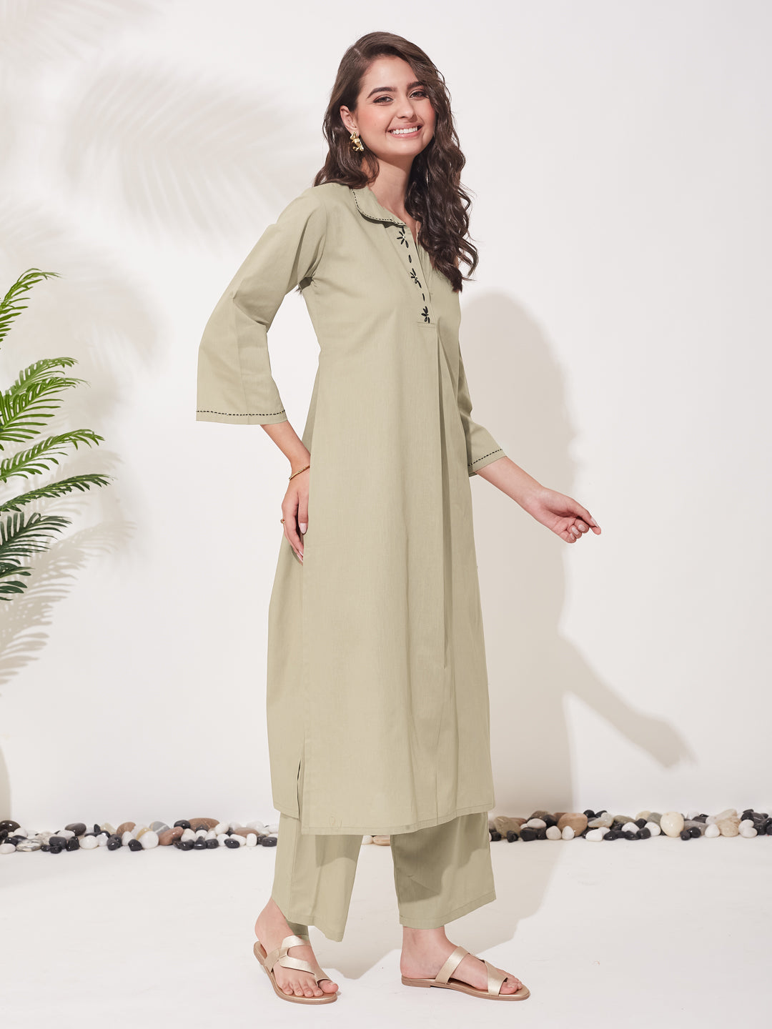 Women Light Beige Cotton Handwork Solid Kurta Co-Ord Set